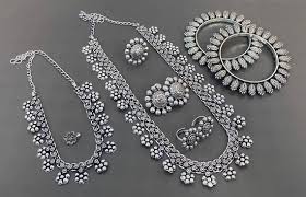 The Oxidized Bridal Set